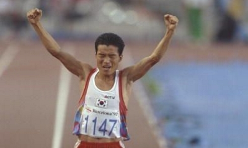 第25届奥林匹克运动会（1992年西班牙巴塞罗那奥运会）男子马拉松冠军Hwang Young-Cho（韩国）