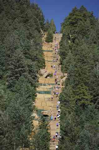 曼尼斜坡垂直挑战赛道户外运动 越野跑活动路线