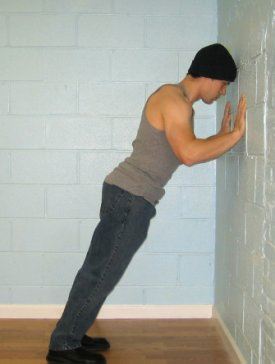 《囚徒健身》书籍摘录：推墙俯卧撑（伏地挺身）训练动作