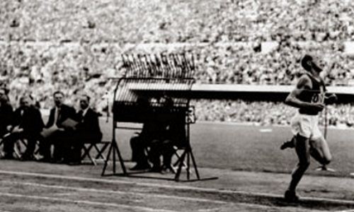 第15届奥林匹克运动会（1952年芬兰赫尔辛基奥运会）马拉松比赛冠军得主Emil Zátopek