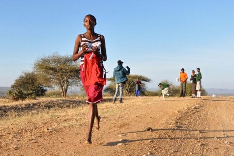 非洲肯尼亚赤脚运动员跑步马拉松训练